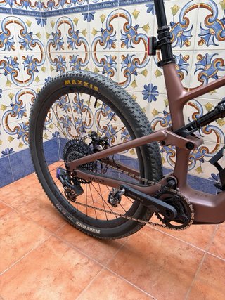 Megamo Native 05 Ebike Ligera cambio por carretera