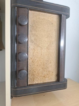 Radio Antigua Madera y Baquelita