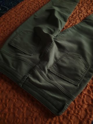 Pantalón pitillo fino verde