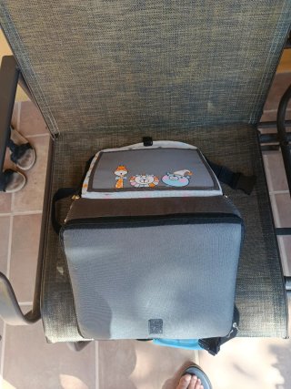 Trona portátil para bebé con diseño infantil