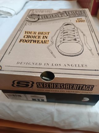 Skechers Pearlescent Path Beige/Amarillo