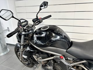 Kawasaki Naked Negra ER 6 N