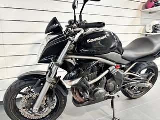 Kawasaki Naked Negra ER 6 N