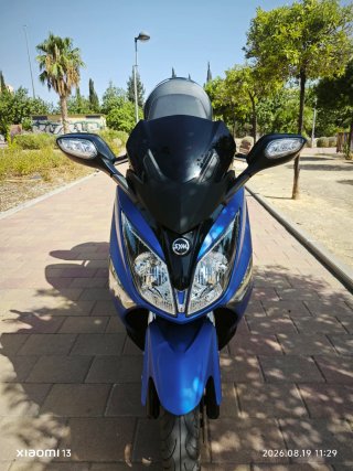 SYM 300i Maxi Scooter Azul