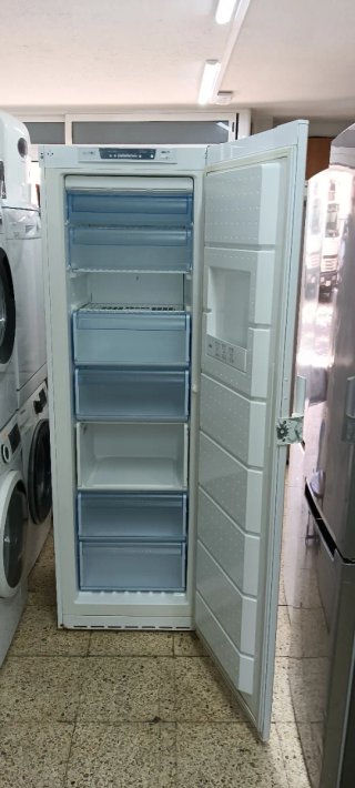 Congelador Vertical No Frost A+