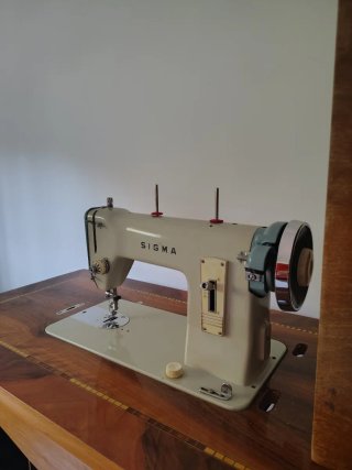 Máquina de coser antigua Sigma