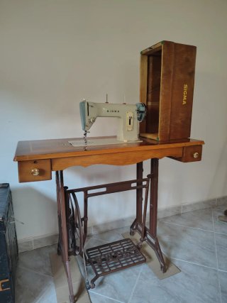 Máquina de coser antigua Sigma