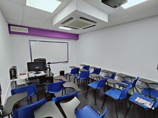Local comercial en venta en Valderas - Los Castillos en Alcorcón