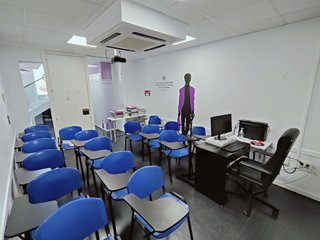Local comercial en venta en Valderas - Los Castillos en Alcorcón