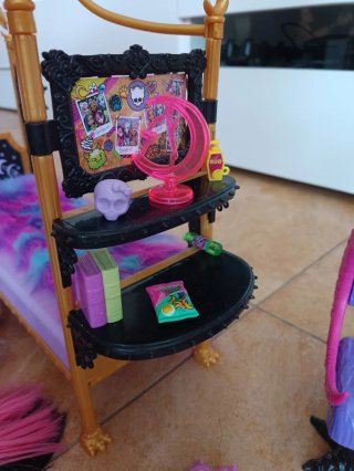 2 muñecas Monster High y accesorios
