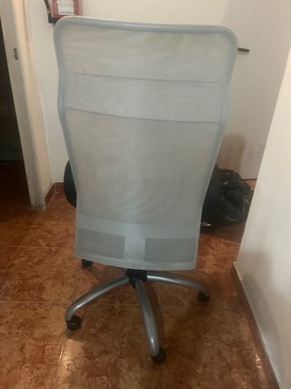 Silla de oficina negra y gris