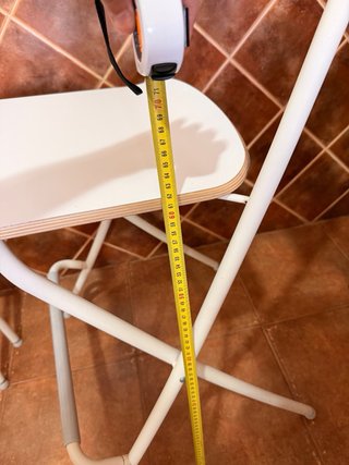 2 Banquetas altas plegables blancas