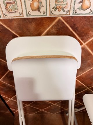 2 Banquetas altas plegables blancas