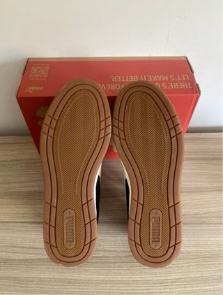 Zapatillas Puma Court Classico SD Negras y Blancas