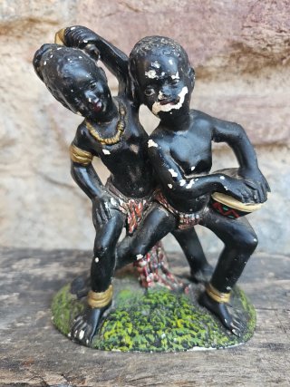 Figura decorativa niños bailando para restaurar