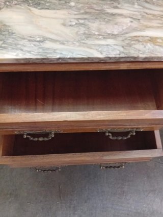 Mesitas de noche de madera y mármol