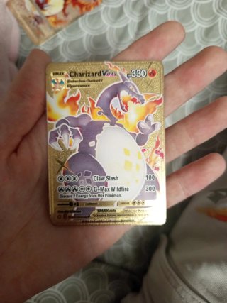 Carta Pokémon Charizard VMAX Metalica Dorada