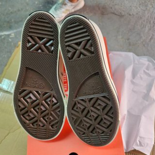Converse Cuña