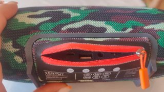 Altavoz portátil camuflaje