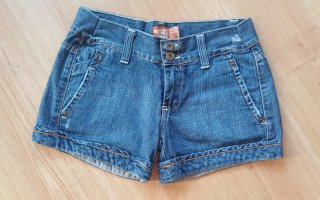 Shorts vaqueros Bershka años 2000