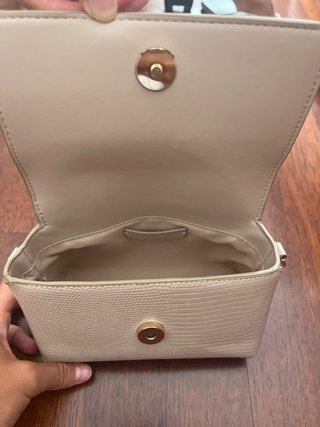 Bolso de hombro Mango beige y dorado
