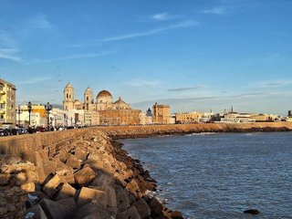 Piso en venta en La Caleta - La Viña en Cádiz