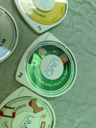 Lote 4 Giochi PSP UMD