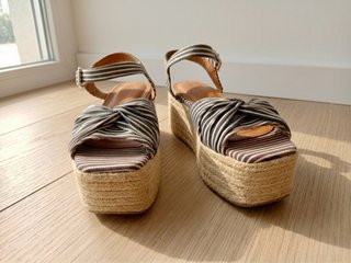 Sandalias Boohoo Rayas Azul Marino y Blanco N36