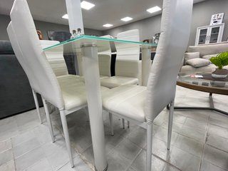 Mesa de comedor con 6 sillas