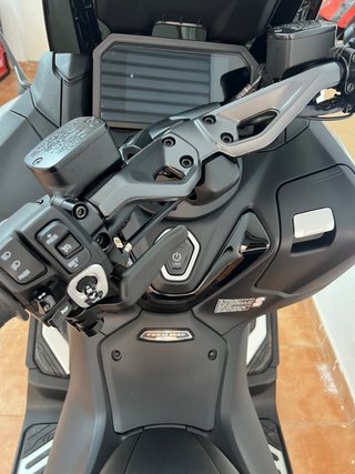Yamaha TMAX 560 2025 Maxi Scooter