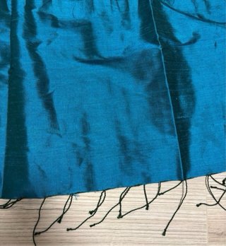 Pañuelo de seda verde azulado. Brunella/Anna Mora.