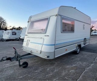 Caravana Knaus Azur 395 (<750kg)