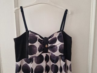 Vestido de fiesta lunares con lazo