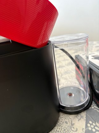 Cafetera Nespresso Roja