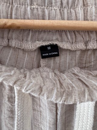 Pantalón rayas beige talla M