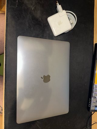 MacBook Pro M2 Plata