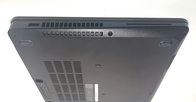 Dell E5470. i5-6300U, 8GB RAM, SSD 2.5 256GB, 14