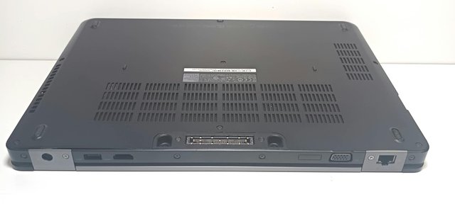 Dell E5470. i5-6300U, 8GB RAM, SSD 2.5 256GB, 14