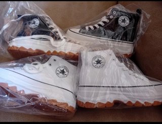 Botas Converse Tela Blancas y Negras (2 Pares)