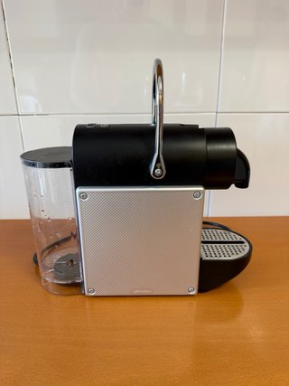 Cafetera Nespresso Pixie Aluminio