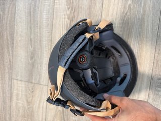 Casco de equitación gris con luces