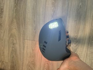 Casco de equitación gris con luces
