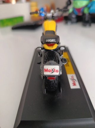 Maqueta Moto Ducati Scrambler Maisto