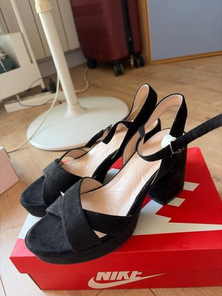 Sandalias de tacón negras