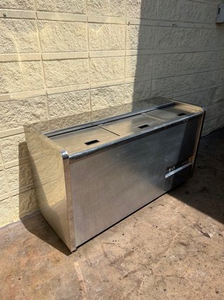 Botellero Inox 1.5m 3 Puertas
