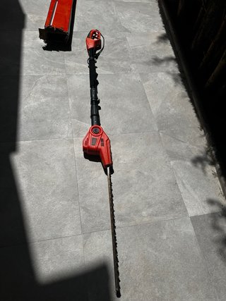 Cortasetos eléctrico de pértiga Black+Decker PH555