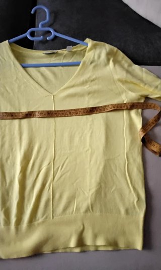 Jersey Esprit cuello pico amarillo