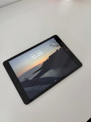 iPad 8ª Gen 32GB + Teclado Logitech + Lápiz