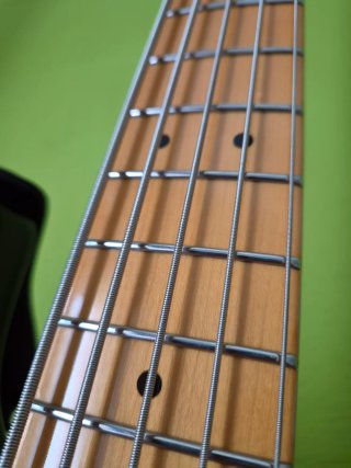Bajo Sire Marcus Miller Z7 5 cuerdas