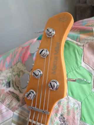 Bajo Sire Marcus Miller Z7 5 cuerdas